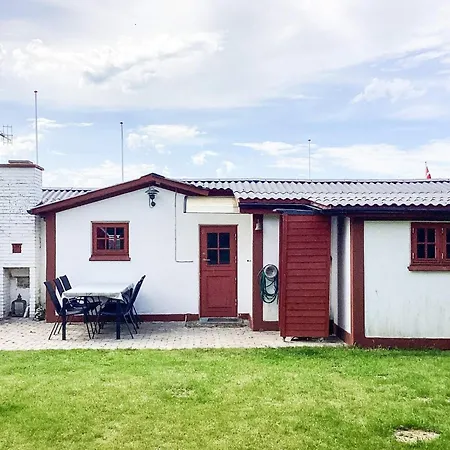6 Person In Løgstør